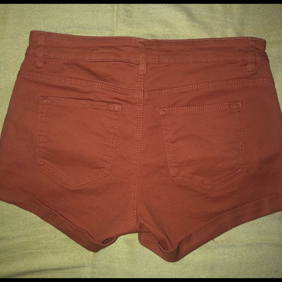 H&M Shorts - Picture 3 of 3
